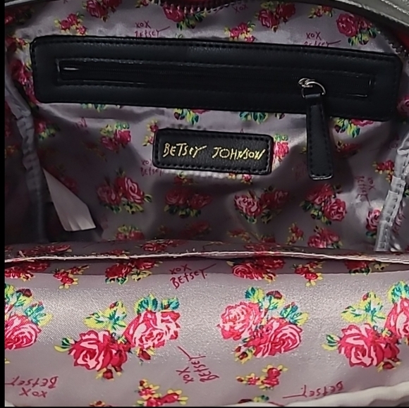 Betsey Johnson 'Rebelling Since 1978 New York' Quilted Heart Backpack - Picture 4 of 9